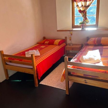 Chasa Crusch Hotel Sent Ngoại thất bức ảnh