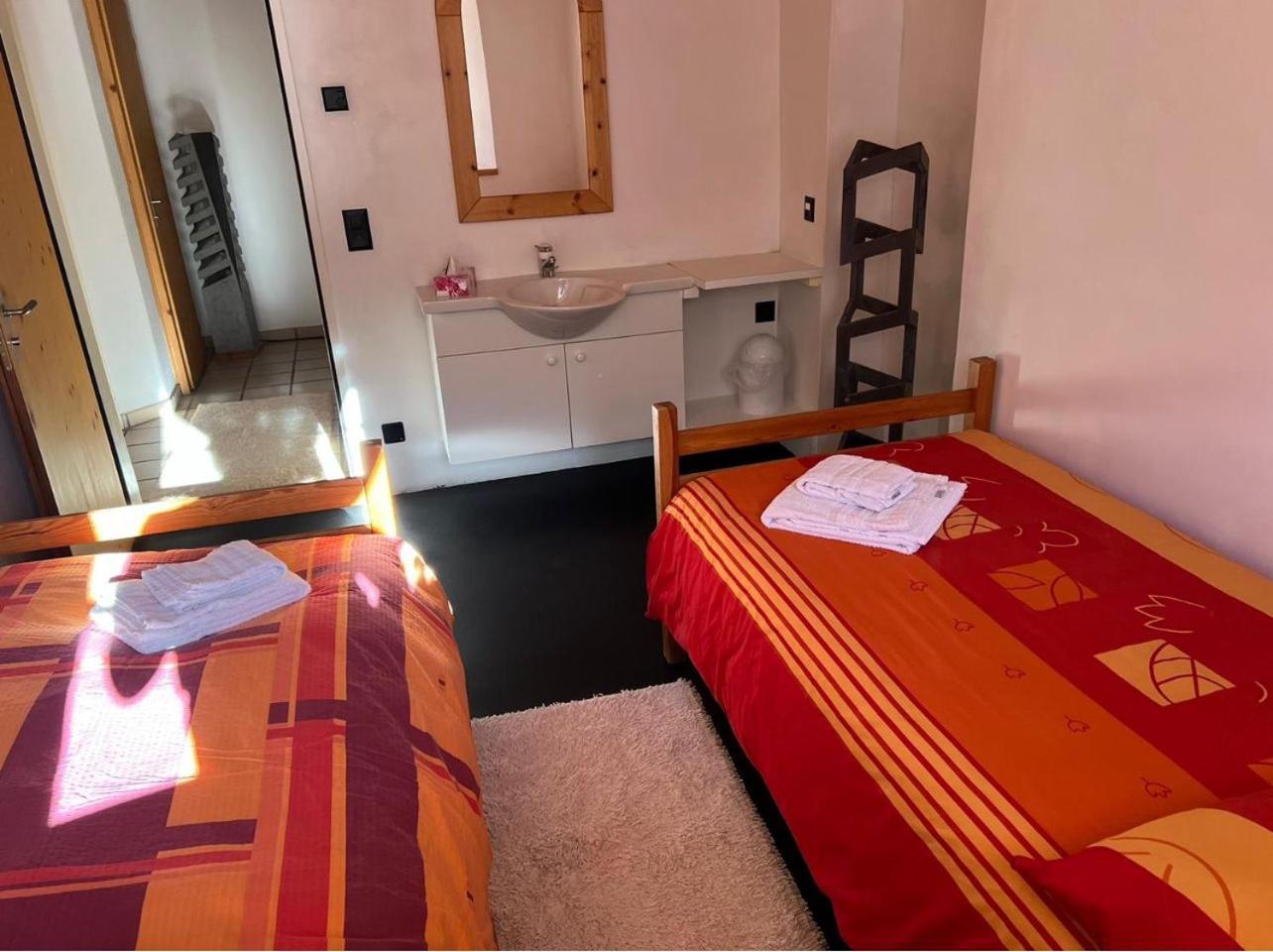 Chasa Crusch Hotel Sent Ngoại thất bức ảnh